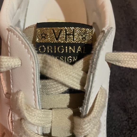 This is a Vintage Havana Bianca sneaker - Picture 6 of 6